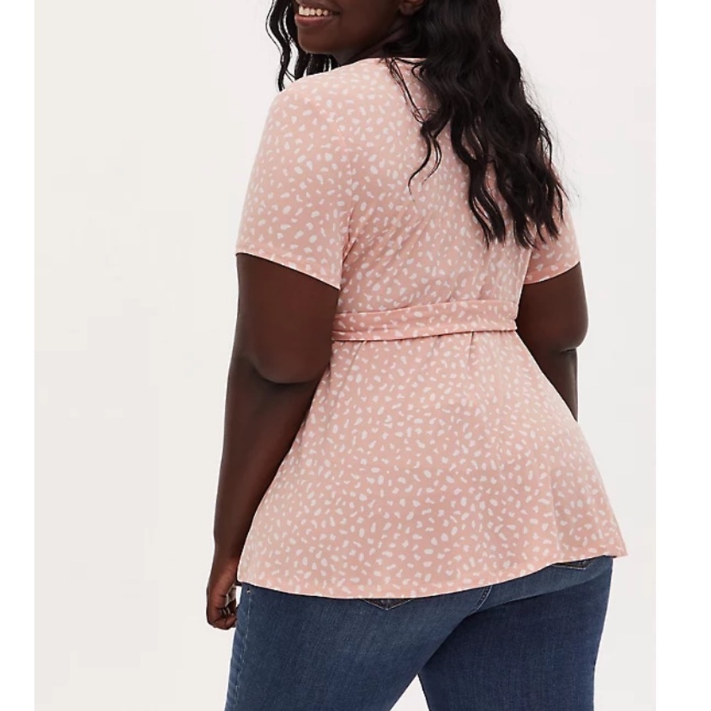 NEW torrid crepe wrap top size medium/large - Picture 4 of 9